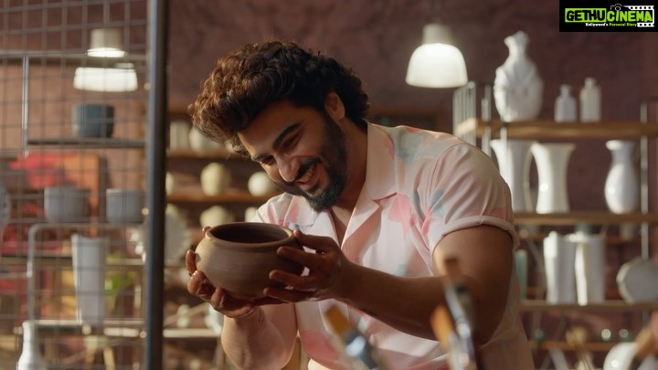 Arjun Kapoor Instagram - When you’re savouring life in your own special style, you definitely want fashion that’s in sync with your vibe. That’s why I love the fantastic collections from North Republic and Leisures! Proud to share that I’ve officially become the face of North Republic as their Brand Ambassador! Get ready for some incredible fashion updates! #northrepublicshirts #northrepublic #classicmenswear #mensfashion #menswear #leisures #shirts