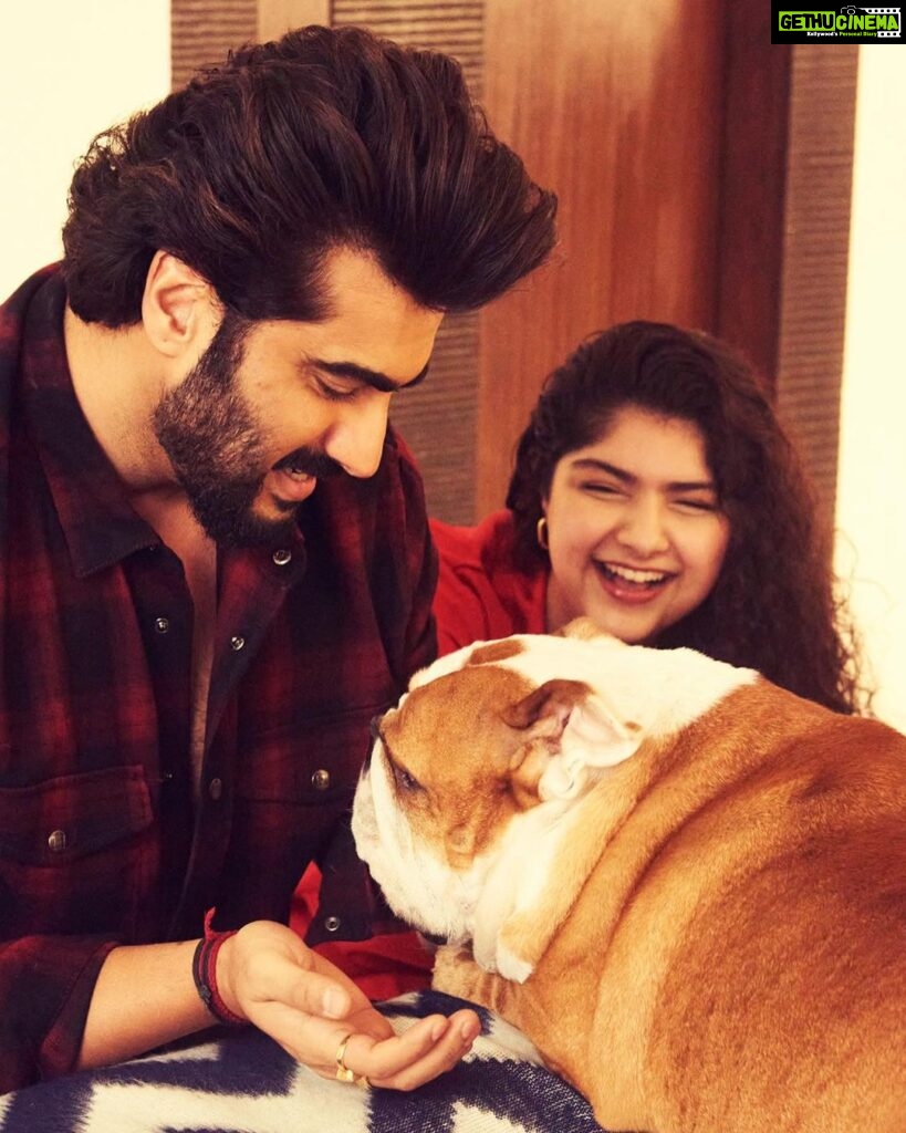 Arjun Kapoor Instagram - The best boy in the world… My Maximus… The kindest the sweetest the bravest the warmest the bestest… I miss u mera bacha… Our home is never gonna be the same ever now… I hate that u were taken from ansh n me so suddenly I don’t know how to sit at home and not have u around… Death has been cruel to us many times over and this time feels no different… Thank u for all the joy u gave @anshulakapoor & me in the good days and bad… I hope you Fubu Chocolate & Mom watch over us… take care my friend rest well sleep easy my gentle giant u can enjoy all ur treats now… I will see u on the other side my Maxxxxuuu ❤️