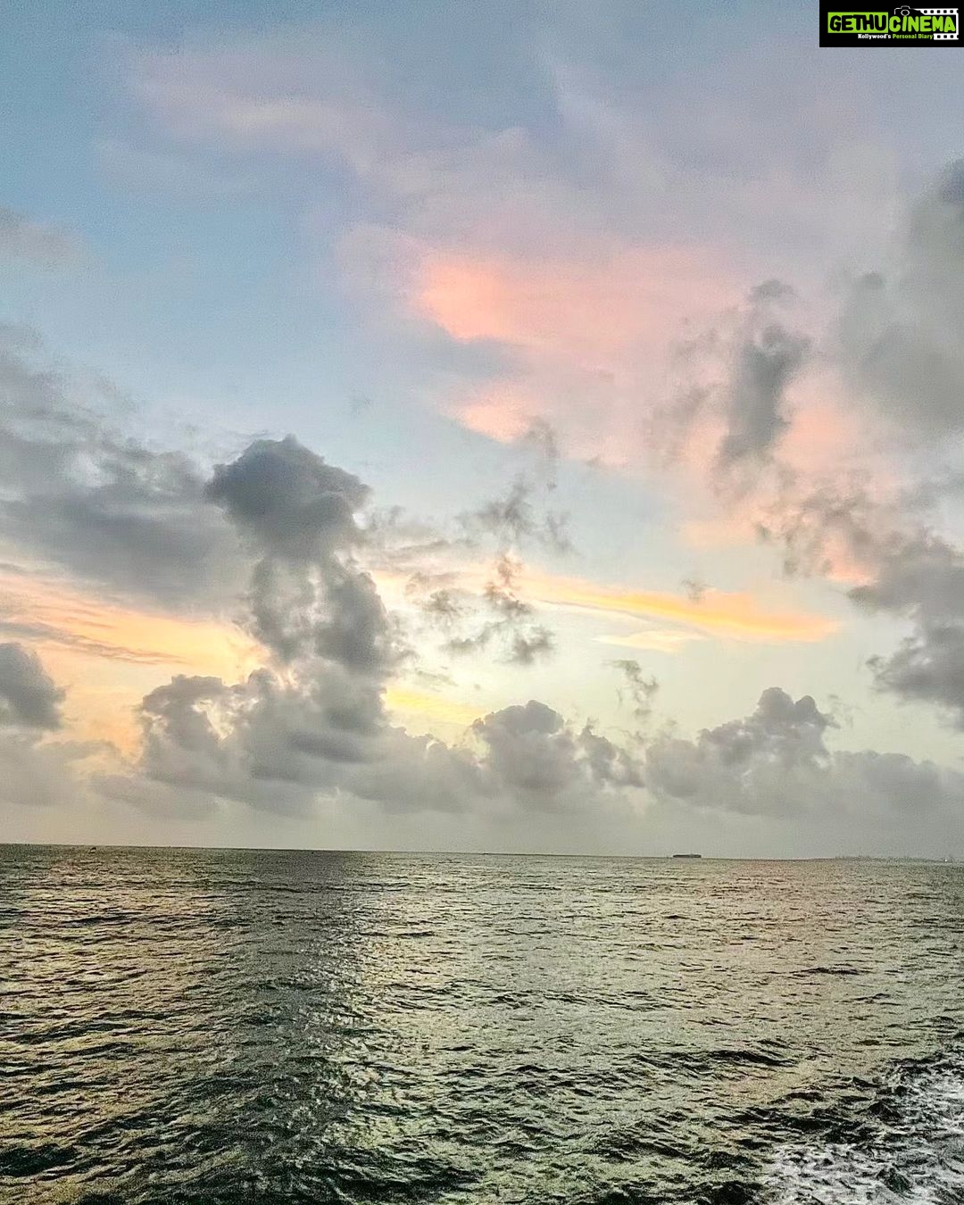 Arjun Kapoor - 404.6K Likes - Life is short, make your weekends long...
#longweekend #mood #photodump