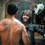 Arjun Kapoor Instagram - Har baar Hero-Giri nahi hai zaroori 😉 Swipe right to see Gautam in his element ➡️🦹🏻‍♂️ #1YearOfEkVillainReturns #HappyVillaintinesDay
