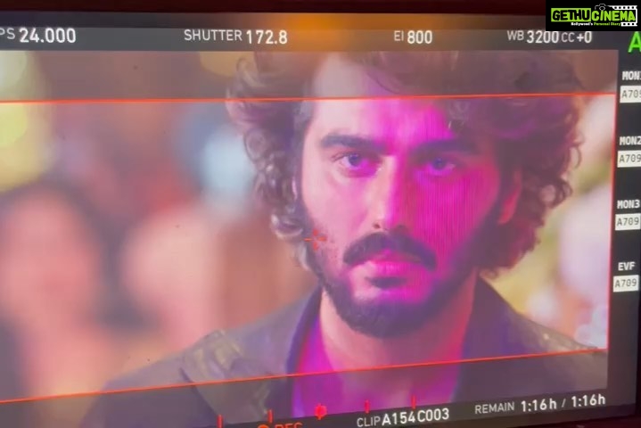 Arjun Kapoor Instagram - Har baar Hero-Giri nahi hai zaroori 😉 Swipe right to see Gautam in his element ➡️🦹🏻♂️ #1YearOfEkVillainReturns #HappyVillaintinesDay