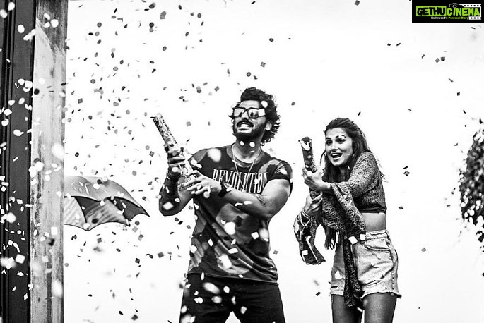 Arjun Kapoor Instagram - Har baar Hero-Giri nahi hai zaroori 😉 Swipe right to see Gautam in his element ➡️🦹🏻♂️ #1YearOfEkVillainReturns #HappyVillaintinesDay