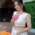 Arthana Binu Instagram - Here goes some more pictures from the Onam series😬 MUAH: @karthika.nitheesh PC: @mojo_click Outfit: @orange_wedding_store Accessories: @orangebeautycollection2022 Stylist: @ajithalavender