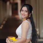 Arthana Binu Instagram - Here goes some more pictures from the Onam series😬 MUAH: @karthika.nitheesh PC: @mojo_click Outfit: @orange_wedding_store Accessories: @orangebeautycollection2022 Stylist: @ajithalavender