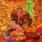 Arti Singh Instagram - Happy Ganesh Chaturthi ❤️ may gannu bring lots and lots of happiness and love and prosperity and good health . Sab sukhi rahen .. ❤️gannu on set ❤️ Shravani @shemarooumang
