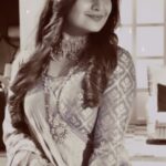 Arti Singh Instagram - There are times when u feel alone and numb. I hv been too open about my panic attacks . And I hv been getting them lately. Where I feel I’m alone. And every day I get up and fight it coz I hv to shoot and perform. But I also know I m fighter . And nothing stays same . Every thing changes with time . And it ok . I hv been always vocal about it . Coz I know there are so many going thru and quite . Just want to say you are not alone . There is someone watching over you . Vo uparwala hai . Aur vahi himmat deta hai . I don’t care who thinks what . I just know may be some one who reads this get to know u are not alone. God bless u all . Keep your smile intact . World needs it . U are beautiful. ❤️🧿
