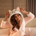 Arti Singh Instagram - Sunday mood .. bas not looking like this right now 😝😂 in my worst night suit . Dark circles and messy hair … so what 🤓❤️