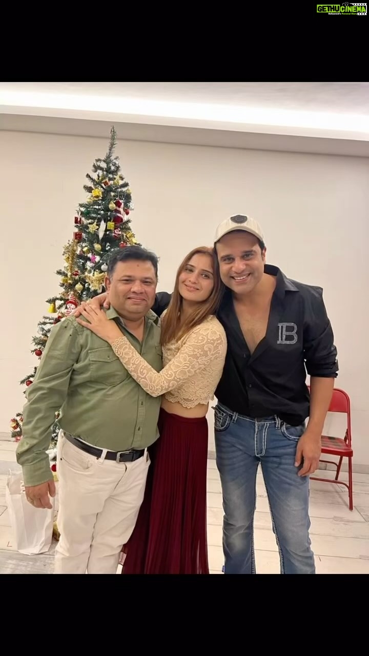 Arti Singh Instagram - Happy Rakhi to my pillars ❤️ I love you both so much .Cannot imagine my life without you both . May god protect you both and Always keep you healthy and happy ❤️ @krushna30 @vicky5781