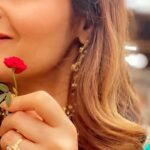 Arti Singh Instagram – 🌸🌸🌸 

Clicked by my fav @chhora_ganga_kinaare_walaa