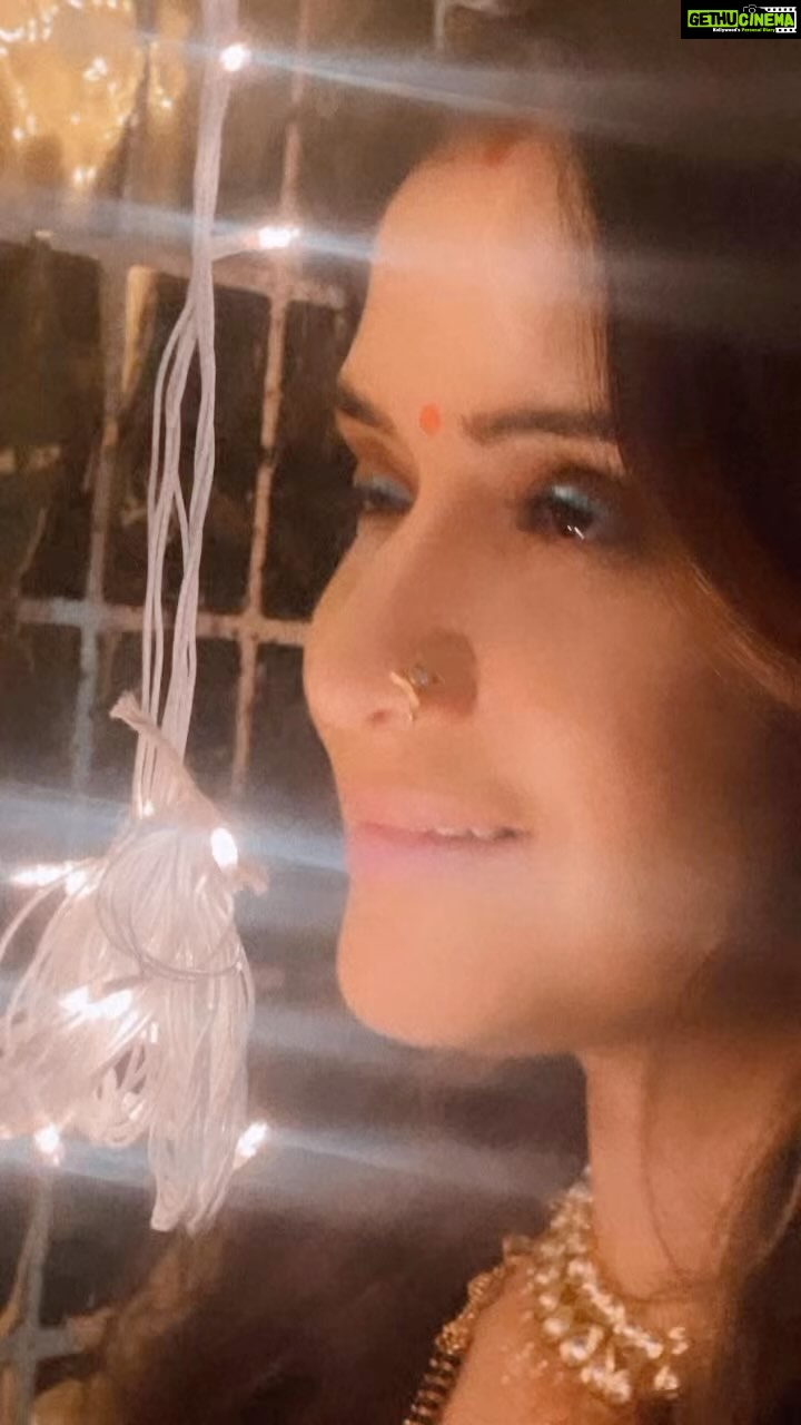 Arti Singh Instagram - ❤️fall in लव with yourself❤️you are precious ❤️