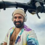 Arun Vijay Instagram - Love you all!!❤️🤗 #morningvibes #nature #LuvAV #beach #makelifebeautiful #yourlifeyourway 👍🏽 🧿🧿🧿