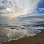 Arun Vijay Instagram - Love you all!!❤️🤗 #morningvibes #nature #LuvAV #beach #makelifebeautiful #yourlifeyourway 👍🏽 🧿🧿🧿