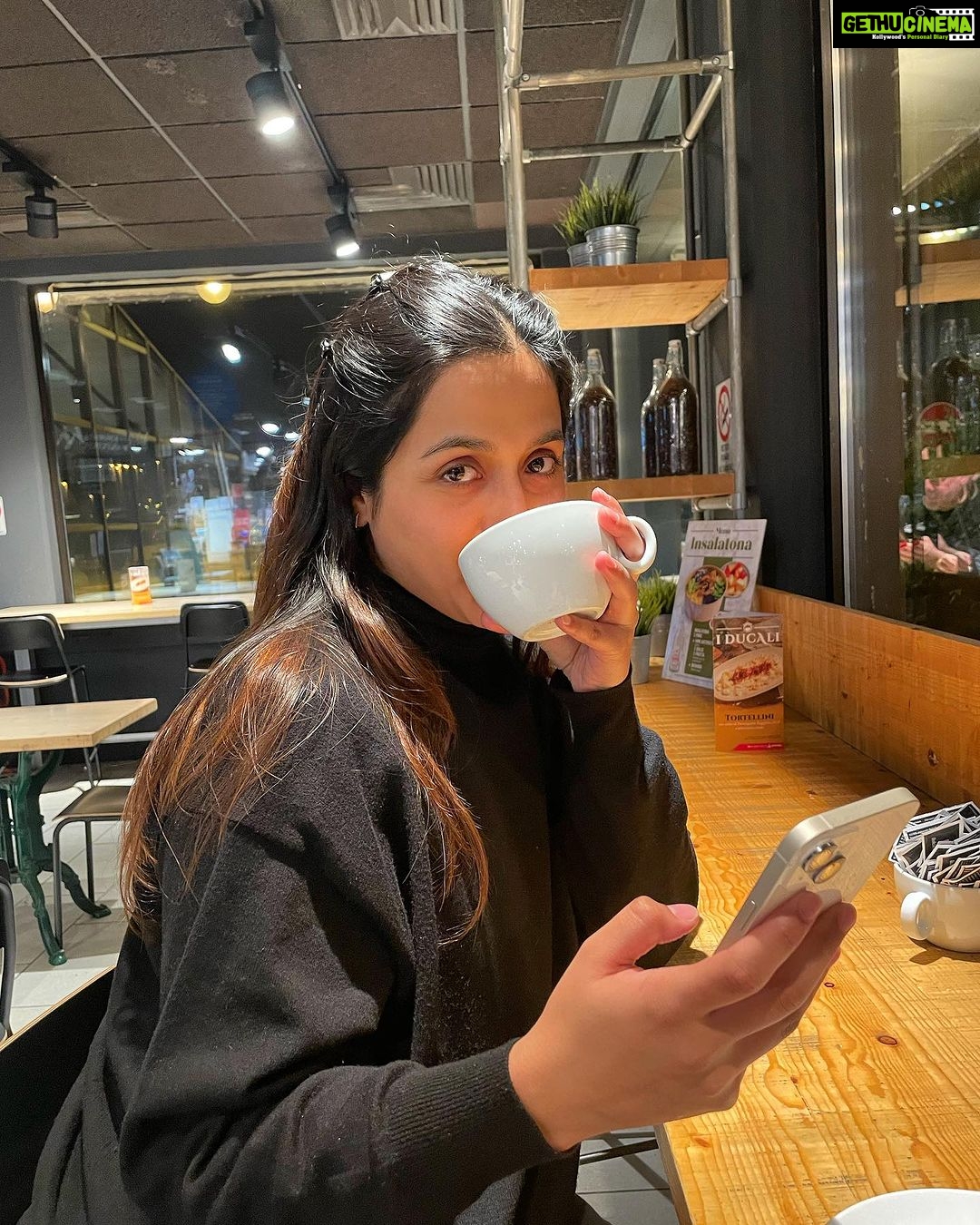 Arushi Sharma Instagram - Another round 🐈⬛