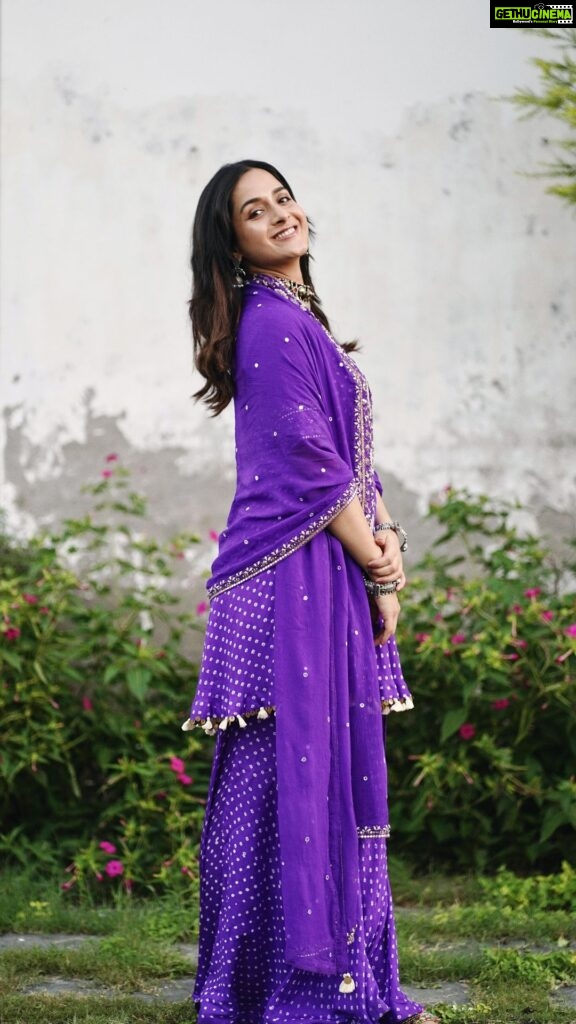 Arushi Sharma Instagram - Felt pretty in purple 💜 Outfit from @pinkcitybysarika 🎥 @mr_dakol @lights.camera.chanu
