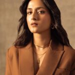 Arushi Sharma Instagram - Autumn vibes 🍁 Photo : @dinesh_ahuja wearing : @zara @claracheofficial Footwear : @aldo_shoes Jewellery : @snastudios Styled by : @styled_by_meera @tryagaintoobad Styling team : @jharna.art @radhika__palange Makeup and Hair by @makeupbyvirja Assisted by @pallavigadade