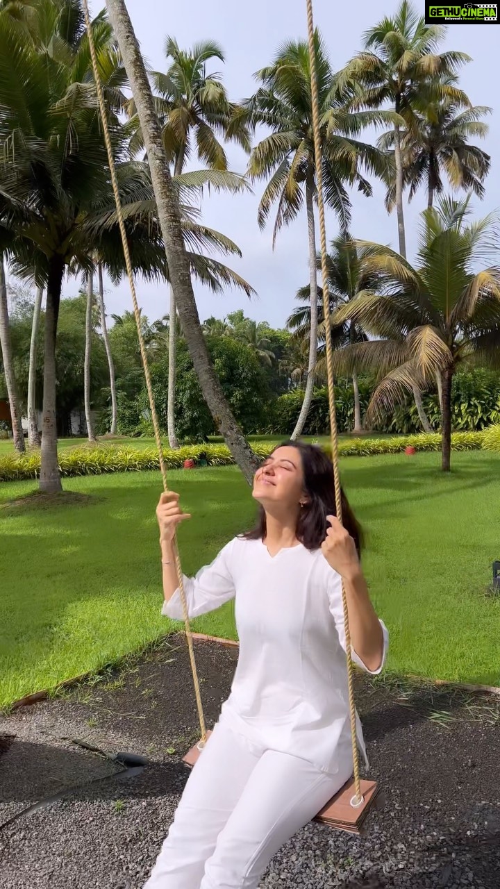 Asha Negi Instagram - Living life the Amal Tamara way!π€π«Άπ«π @amaltamaraayurveda #amaltamaraayurveda #amaltamarainkerala #amalyatri