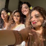Asha Negi Instagram - Happy Happy Onam!🤍🫶🌼