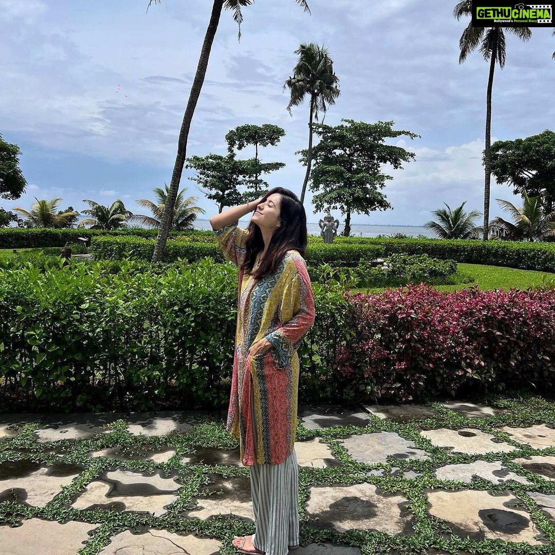 Asha Negi Instagram - Nature & I..!! A match made in heaven!🤍✨ Amal Tamara