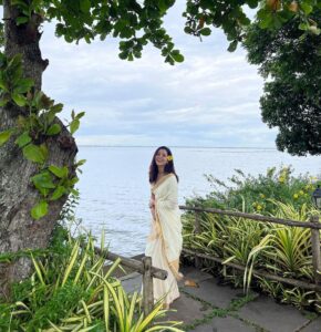 Asha Negi Instagram - Wrapped in Nature’s beauty, embracing Kerala’s grace!🍃🤍✨ @amaltamaraayurveda #amalyatri #amalwayoflife #lifeatamal Amal Tamara