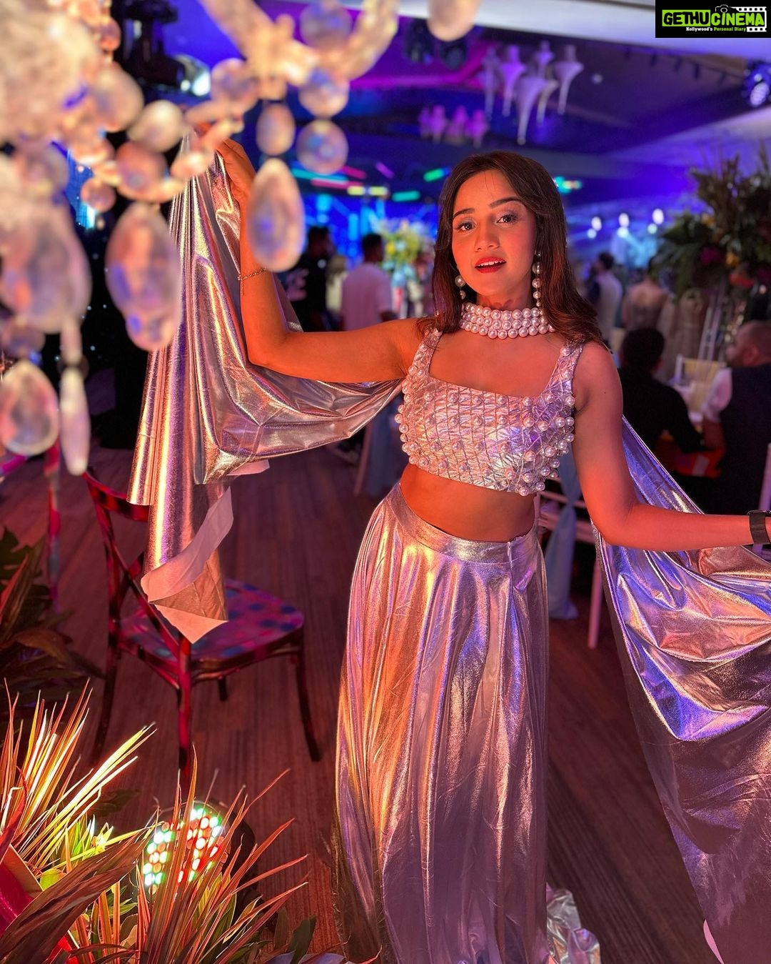 Ashi Singh Instagram - These pictures didn’t need editing. The og light was good enough. . Styled by: @styleitupbyaashna Outfit: @purvisethiacouture #ashisingh #styleitupbyaashna #silver #PhuketMarriage #DestinationWedding #PhuketWedding #PhuketDiaries #Thailanddiaries