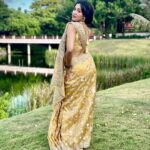 Ashi Singh Instagram - Not a disney princess call me Indian Queen 👸 I really wanted to flaunt that draping 😋 . Styled by :- @nehaadhvikmahajan 👗Outfit:- @neerusindia 💍Jewelery:- @adan_creation_ . #AshiSingh #Phuket #PhuketDiaries #Thailand #IndianWedding #DestinationWedding #WeddingInThailand #WeddingInPhuket Phuket, Thailand