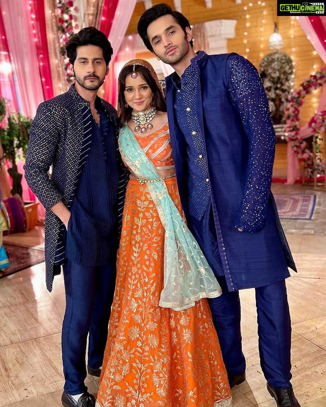 Ashi Singh Instagram - Three’s not a crowd..it’s a squad 💪 Major missing @the_vikram_bham #meet #sumraj #sumlok