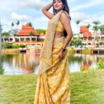 Ashi Singh Instagram - Not a disney princess call me Indian Queen 👸 I really wanted to flaunt that draping 😋 . Styled by :- @nehaadhvikmahajan 👗Outfit:- @neerusindia 💍Jewelery:- @adan_creation_ . #AshiSingh #Phuket #PhuketDiaries #Thailand #IndianWedding #DestinationWedding #WeddingInThailand #WeddingInPhuket Phuket, Thailand