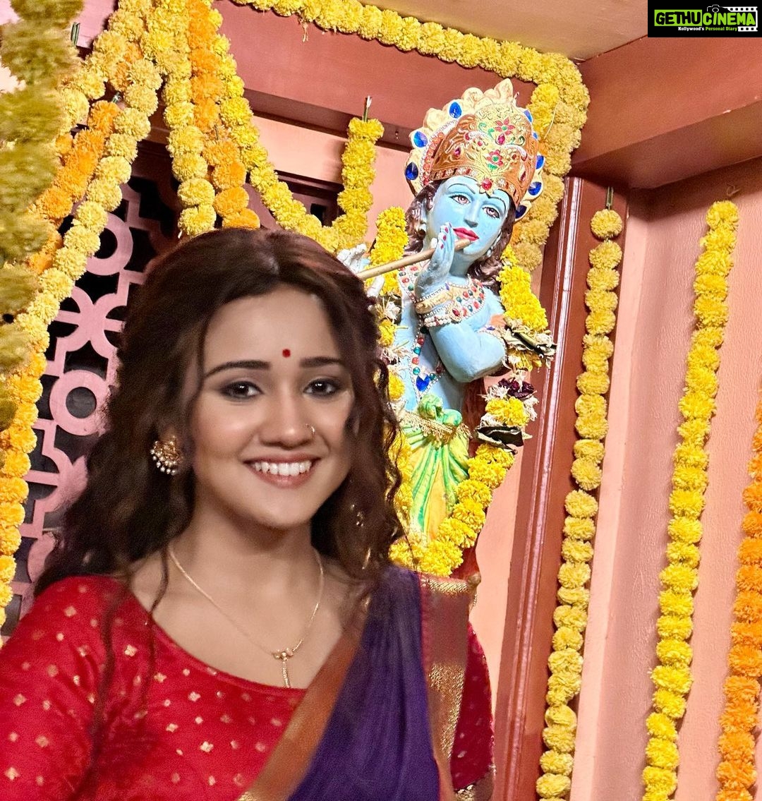 Ashi Singh Instagram - Hathi Ghoda Palki JAI KANHAIYALAL KI 🙏🏻🌸