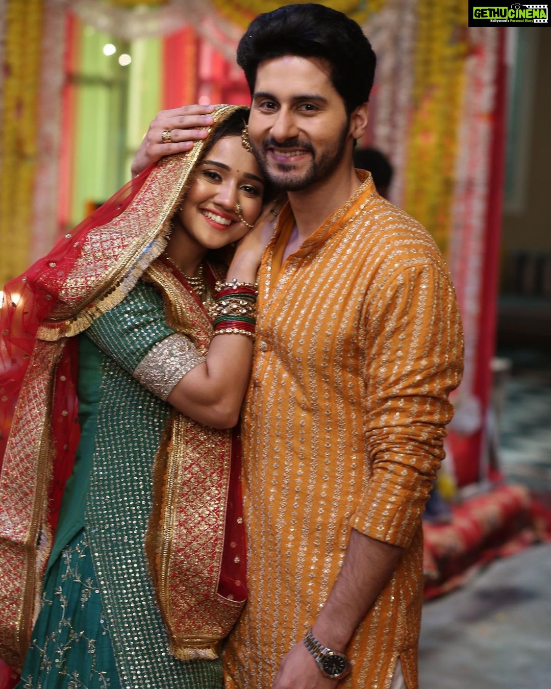 Ashi Singh Instagram - Happy Rakshabandhan to my Reel brother too 🫶🏻 #SumeetAndRaj