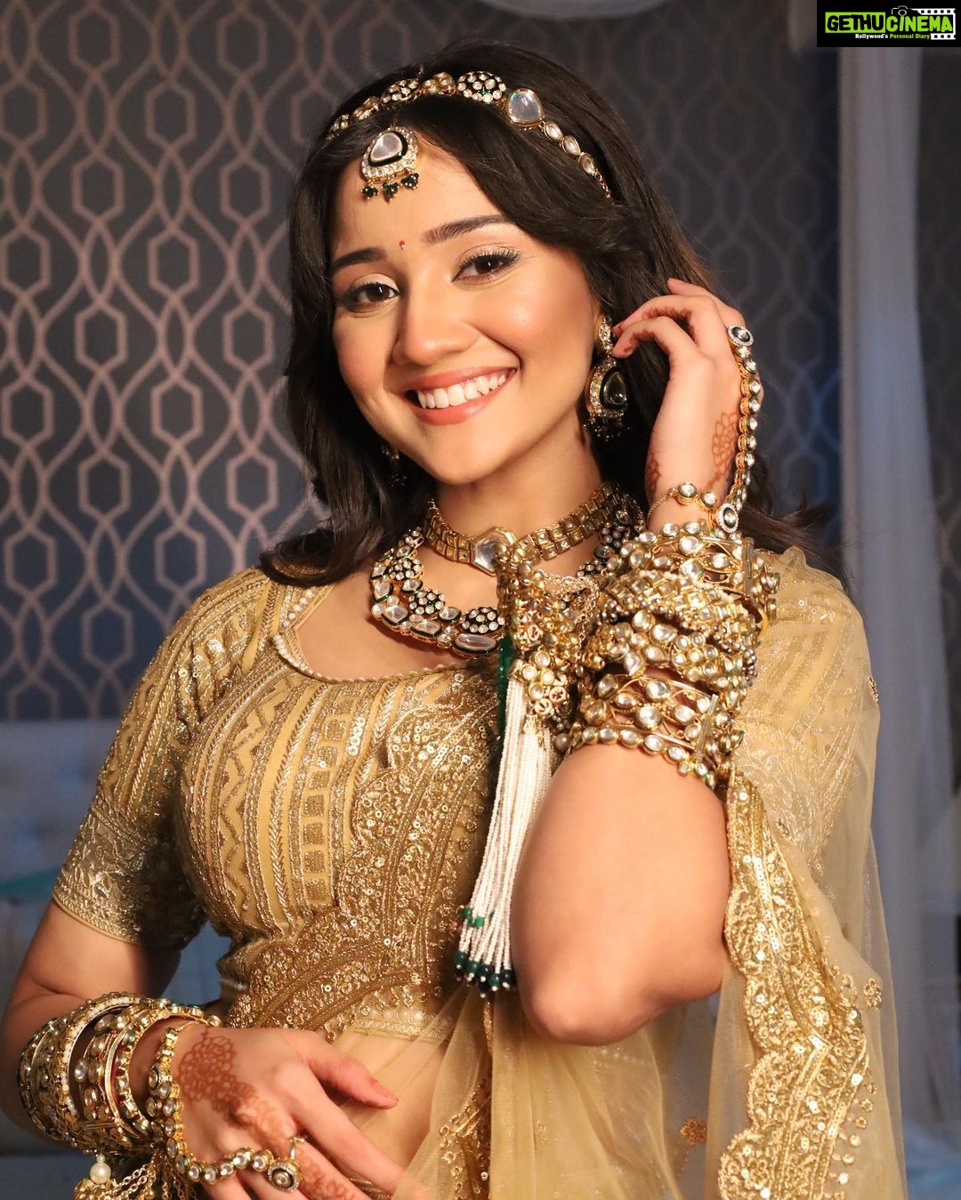 Ashi Singh Instagram - Ye usi shaadi ke photos hein jo prove nahi ho pa rahi 😵💫🤪 #Meet #MeetOnZeeTV #SuMeet #MeetBadlegiDuniyaKiReet #AshiSingh #AshiAsMeet #AshiAsSumeet