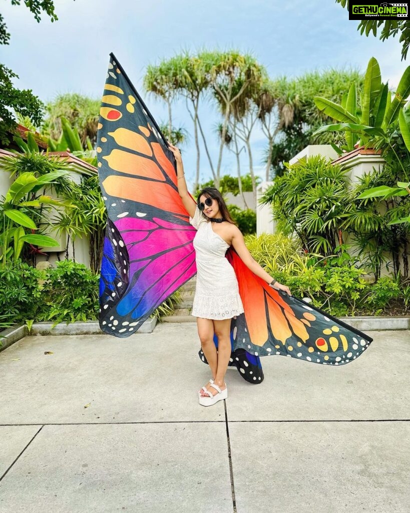 Ashi Singh Instagram - Bringing carnival magic with butterfly wings! 🦋✨ #FlutteringFiesta #WingsOfFun #AshiSingh