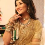 Ashi Singh Instagram – It was very difficult to decide the sequence 🫢👸🌟
.
#AshiSingh #SuMeet #Meet #MeetOnZeeTV #MeetBadlegiDuniyaKiReet #AshiAsMeet #AshiQsSumeet #Bridal #Dulhan #Golden #GoldenLehnga #GoldenBride