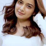 Ashika Ranganath Instagram - #Ad A much needed hair transformation! 🤍✨ Get ready to be amazed with the future of hair coloring with the #inoaID App by @lorealpro_education_india where you can virtually try on different hair color shades before choosing the one you love! iNOA is embraced with the power of oil, is ammonia-free, and has a vegan formula! It’s given me a bolder, gorgeous new look without any hair damage! Isn’t that just amazing? 😍 Shoutout to my hairdresser @jaganchopper from @vurvesalon for this amazing experience! So don’t wait, book your appointment today at the nearest L’Oreal Professionnel salon to #RendezvousWithFutureYou ✨ #LorealProindia #LorealProfindia #Inoahaircolor #Haircolor #iNOA #InoalD #InoaIDIndia #MyHairID #FutureOfHairDesign #vurvesalon #vurvesalonchennai @lorealpro