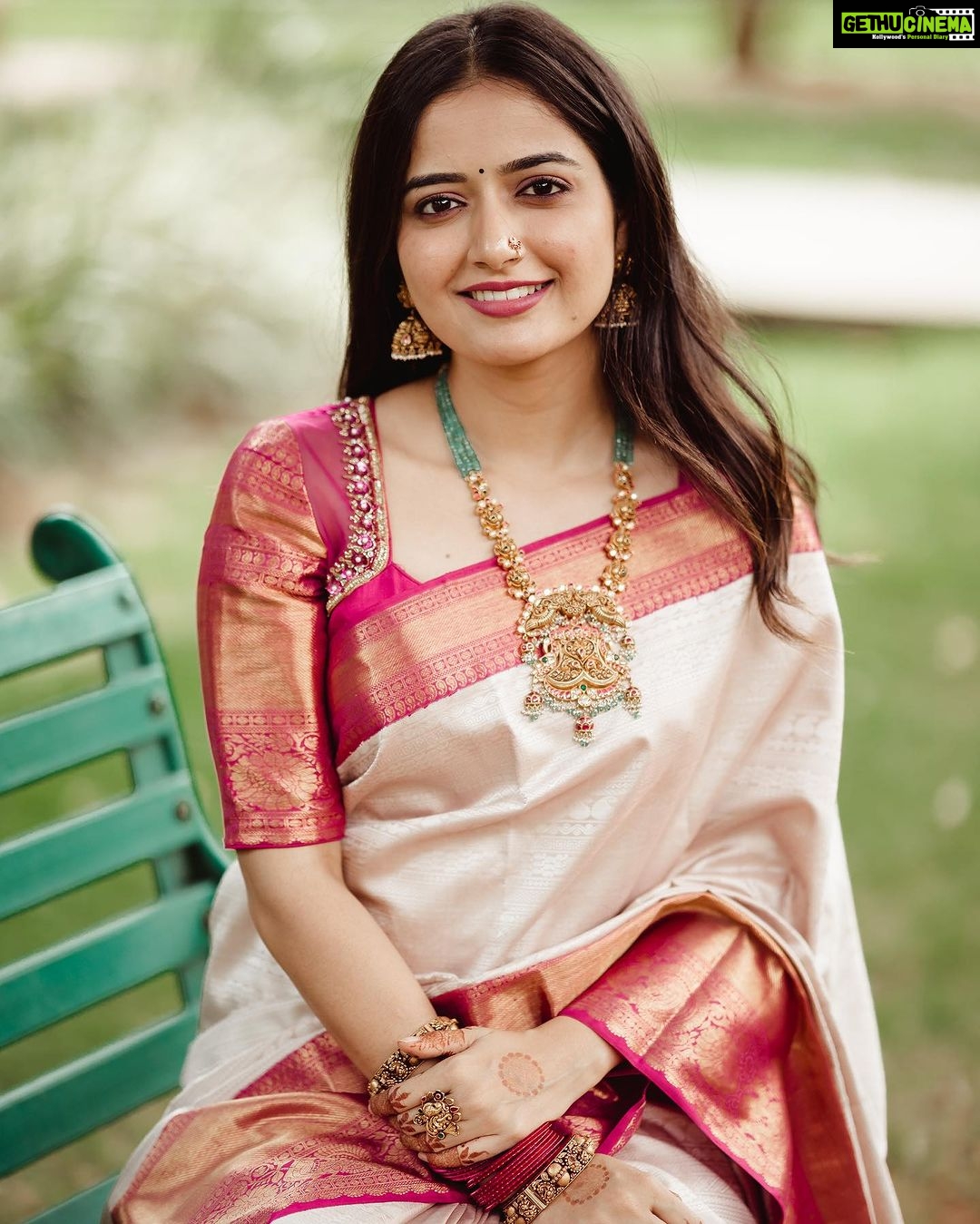 Ashika Ranganath Instagram - Happy Gowri Ganesha 🙌🏻♥️