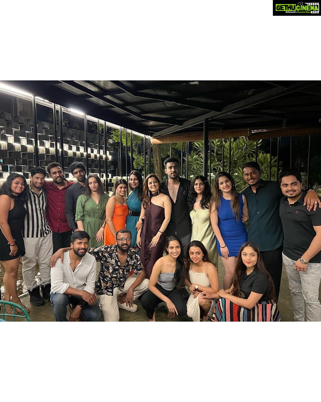 Ashika Ranganath Instagram - "05.08.2023 Never too late for birthday blast postπ₯ From intense Lagori matches, epic cricket showdowns, to dancing till our feet cried for mercy β what an absolute riot of a night! Let's remember, real friendships are measured in dance moves per minute. Happy Friendship Day guys! πππβ₯οΈ Thanks for the amazinggg day! @anusha.ranganath_ @thejaswini_sharma @janhvi_gowda @rajeevgowda13 @a_jayraju @urjapatel_artistry @samskruthi_gs @saachi_c_jain @ashishdrc786 @ashwin.mg @sushmitha2412 @jeeviiii @gaautham06 @chethan_ramesh