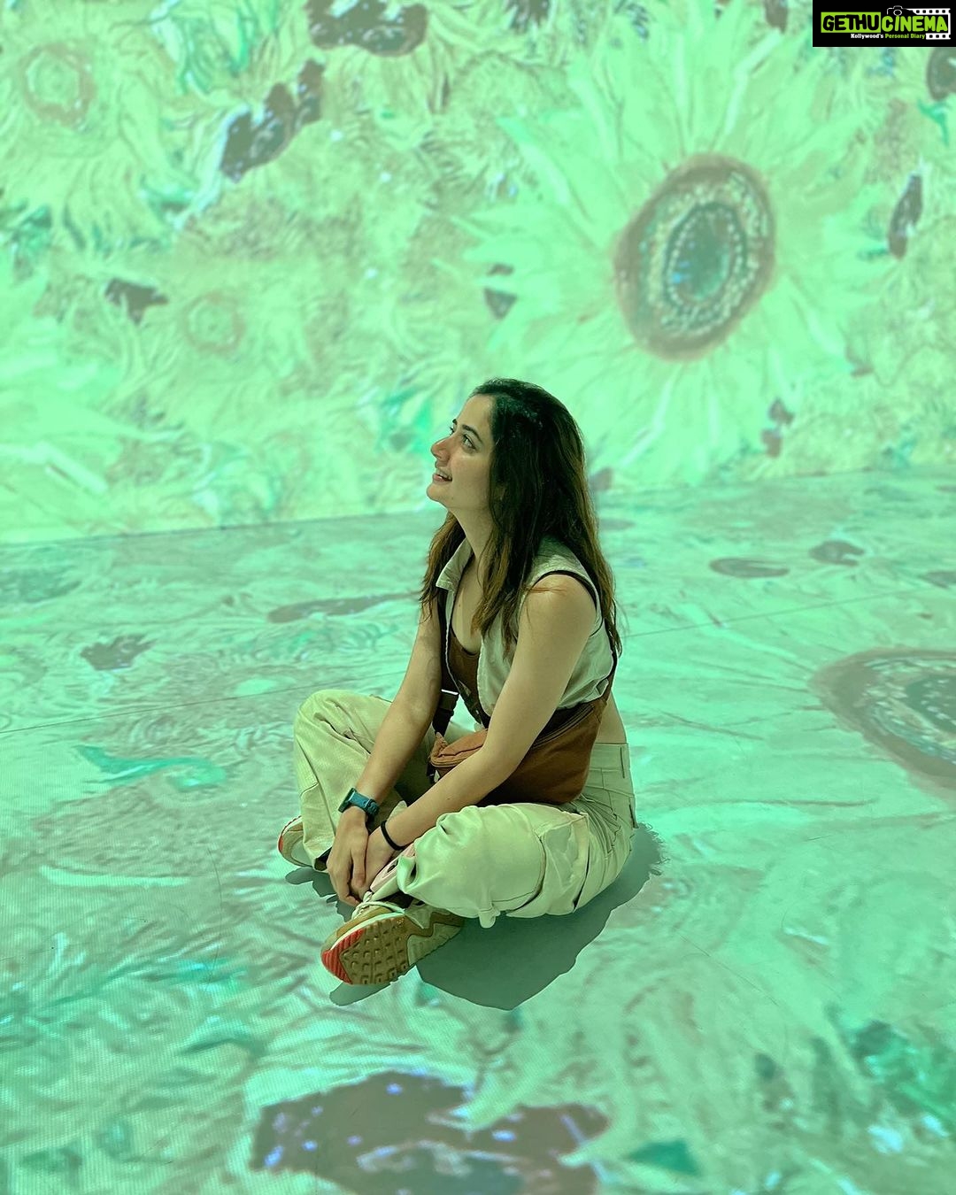 Ashika Ranganath Instagram - Van gogh can go 🖼️