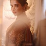 Ashika Ranganath Instagram - For the launch of Joyalukkas Sita Kalyan am collection! Shot by @framesbyvikaskakolu Saree & blouse @samyakksarees Jewellery @joyalukkas Make up @urjapatel_artistry Hair @paramesh_hairstylist