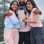Ashika Ranganath Instagram - Weekend at Coorg ☔️ Also, jack & jill’s first appearance on gram 🫶🏻 @thejaswini_sharma @anusha.ranganath_ @rajeevgowda13 @sangeetha_prasan ♥️ Madikeri, Coorg