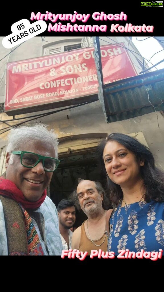 Ashish Vidyarthi Instagram - Mrityunjoy Ghosh and Sons.. The iconic 95YEAR old, 3rd generation confectioner in Ballygunge, Kolkata, India... Peas Kachori with Ras Malai and Aalu Sabzi... Oooh laaa laa... #kolkata #streetfood #kachori #purialoo #foodie #morning #breakfast Sarat Bose Road