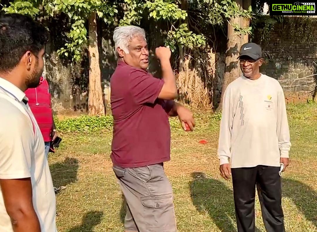 Ashish Vidyarthi Instagram - Each one of us is the product of the teachers who have moulded us. Coach Paradkar is somebody who has sculpted many cricketers... I had the privilege of meeting him while preparing for my role in “Kaun Pravin Tambe?” Naman to each of my teachers who have contributed to my journey... Naman to Coach Vidyadhar Paradkar, the legacy you have created shall continue to inspire millions and live on forever 🙏🏾