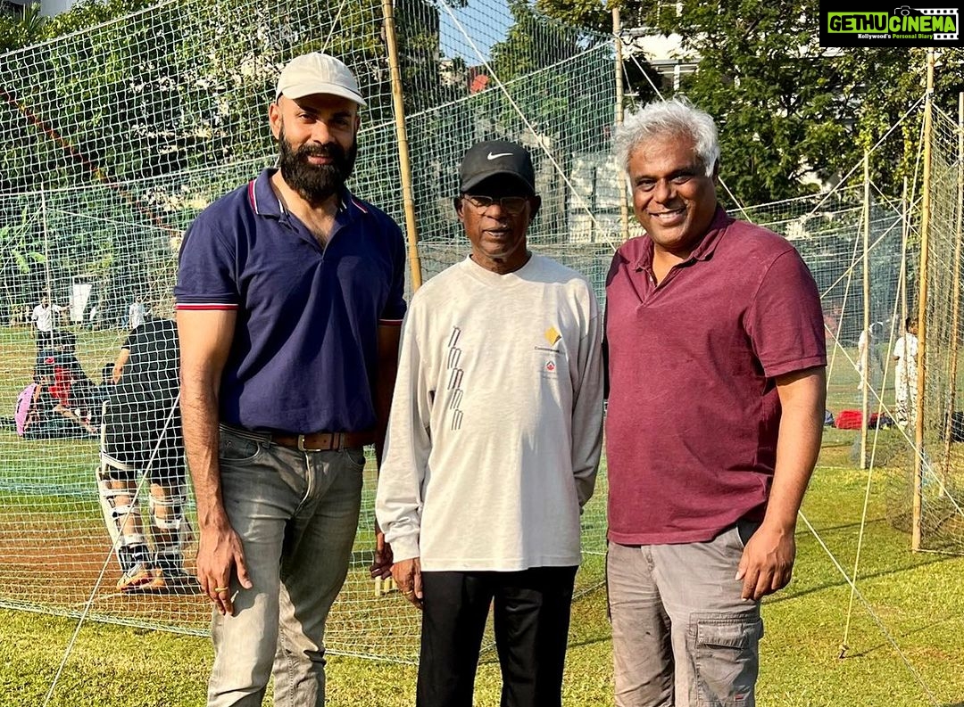 Ashish Vidyarthi Instagram - Each one of us is the product of the teachers who have moulded us. Coach Paradkar is somebody who has sculpted many cricketers... I had the privilege of meeting him while preparing for my role in “Kaun Pravin Tambe?” Naman to each of my teachers who have contributed to my journey... Naman to Coach Vidyadhar Paradkar, the legacy you have created shall continue to inspire millions and live on forever 🙏🏾