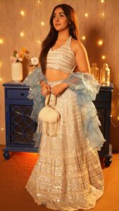 Ashnoor Kaur Instagram - Kudmayi🪘🪞✨ . . Wearing @the_adhya_designer . . #Kudmayi #RRKPK @ranveersingh @aliaabhatt @karanjohar @shahidmallya @ipritamofficial @amitabhbhattacharyaofficial @dharmamovies @viacom18studios