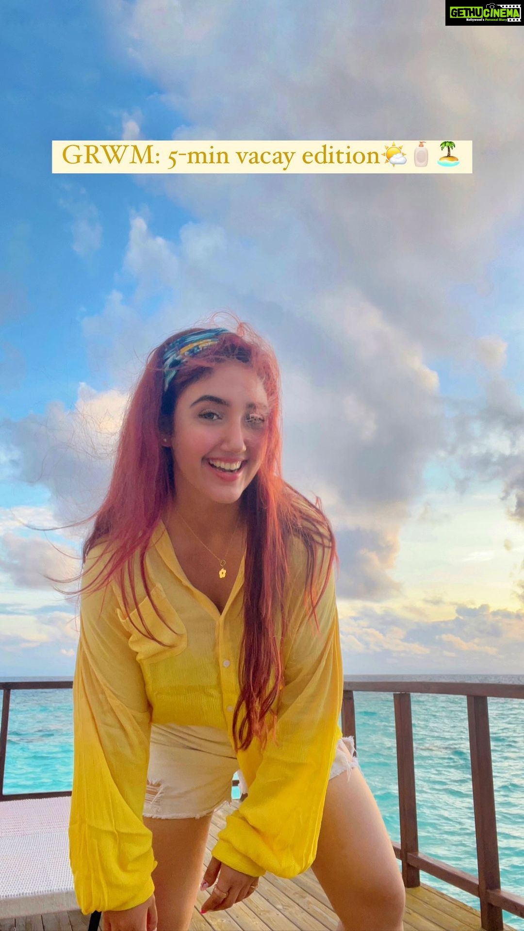 Ashnoor Kaur Instagram - Beach girl makeup💁🏻♀️🧴🏝️ . . @colorplay_in lip crayon shades used: ‘EyeCandy’ for blush and ‘Buttercup’ for lipstick🤍