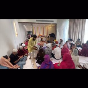 Ashnoor Kaur Instagram - We buy a house but, it takes family to make it home… With prayers, dance & laughter, We enter our new abode🫶🏻🏠🧿 . . . #Grateful #NewHome #ashnoorwrites 🎂 @lucibellos_caffe