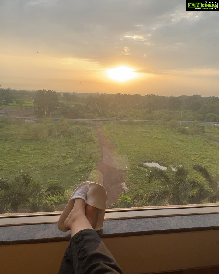 Ashnoor Kaur Instagram - August really did slip away, in a moment of time! #AugustDump š¤āØ (Ps: Donāt miss the view in the last videoš¤š»)