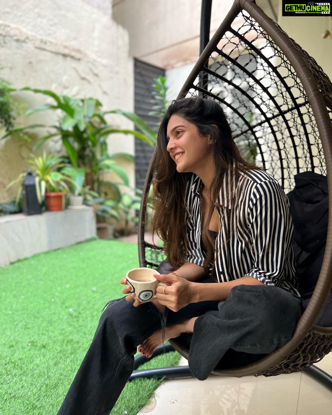 Ashrita Shetty Instagram - ☕️ o'Clock ✨💛🧿