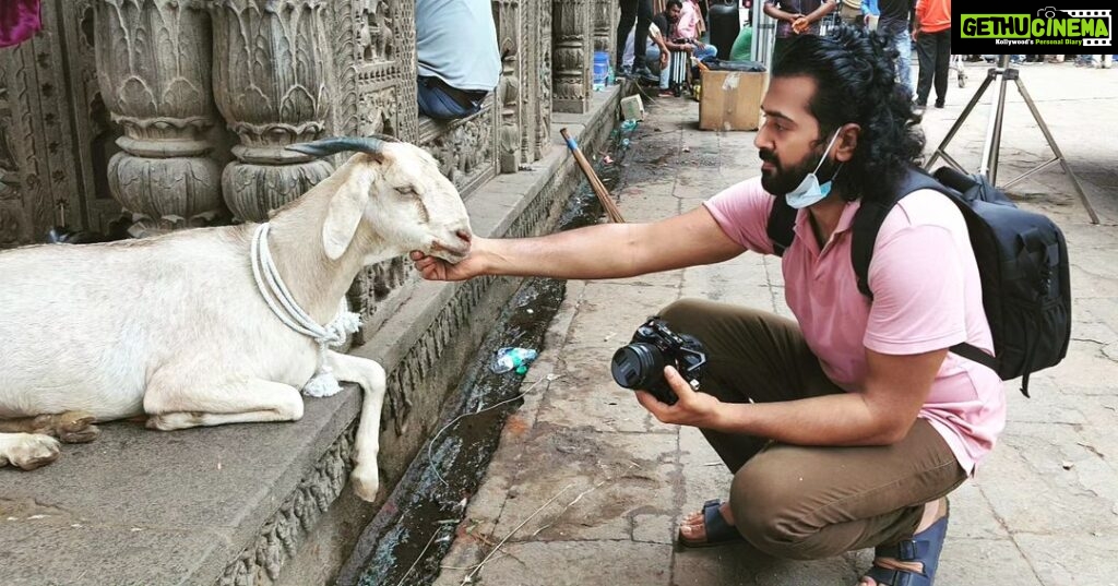 Ashwin Kakumanu Instagram - Got a reminder that this was 2 years ago this today. Raatchasa maamaney song shooting during #PS. Me and the 🐐