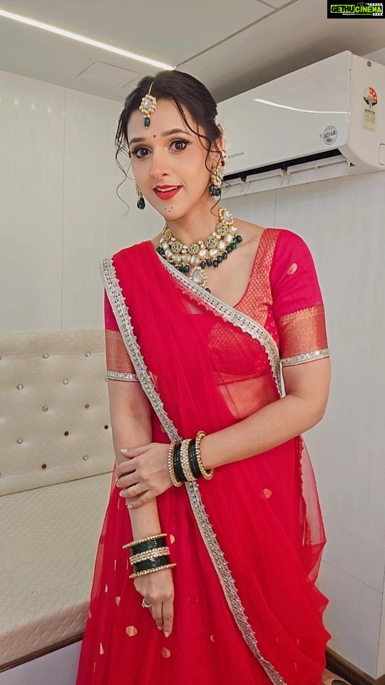 Astha Agarwal Instagram - Practicing a new skill .. for you my #instagram 🥰💝
