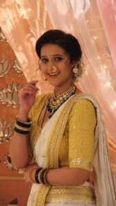 Astha Agarwal Instagram - Pehli baar this #avtaar #marathi #mulgi #navari #saree
.
.
.
.
#dance #lavni #twist #ghumhaikisikeypyaarmeiin #ghkkpm #bts #makeuproom #diaries #ontheset #youtuber #2023 #aboutastha