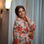 Athmiya Instagram - Her Sun n Her Flowers are here;; Heyy,Within Her ❤️ 📸 @vineeth_sivadas_ 💄 @sreegeshvasan_makeupartist Edit @bigil.benoy Kochi, India